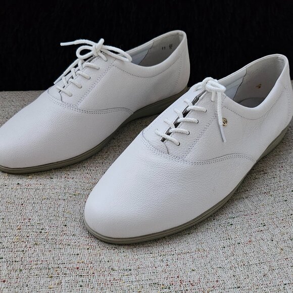 Easy Spirit Anti-Gravity Women IQ Motion10 leather Shoes Size 11 2E/D - Picture 1 of 11